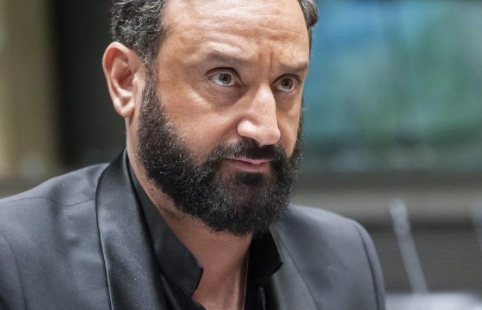 Cyril Hanouna proteste contre les conditions d’hospitalisation de son père durant les 9 mois précédant son décès