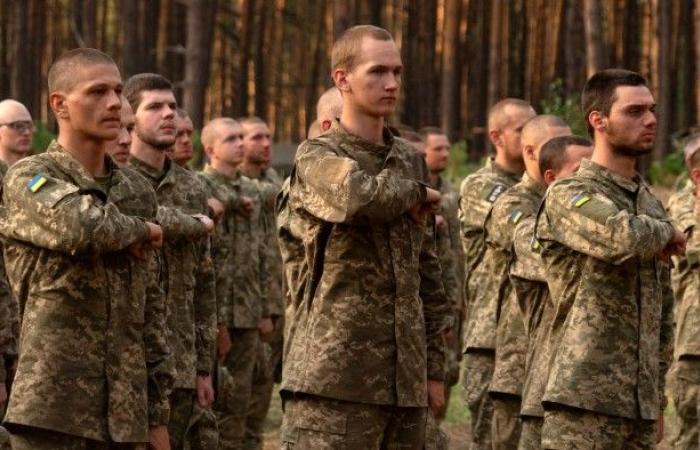 Les États-Unis demandent à l’Ukraine d’abaisser l’âge de la conscription à 18 ans pour endiguer la pénurie de main-d’œuvre