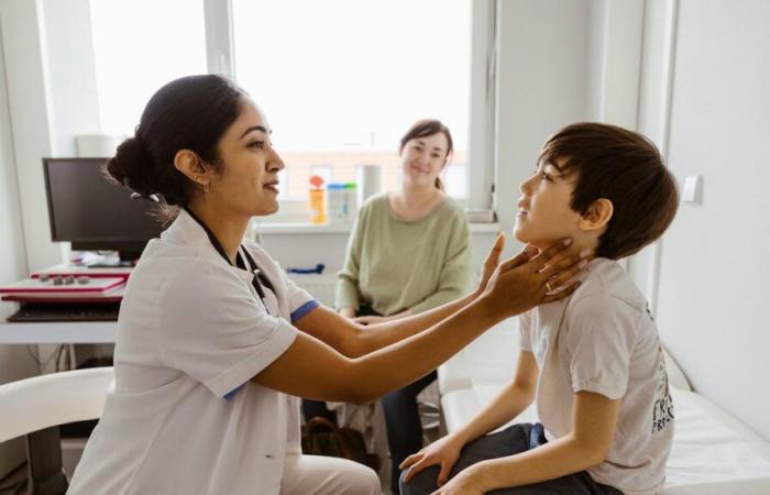 des bouchons en vue aux urgences pédiatriques pour les vacances