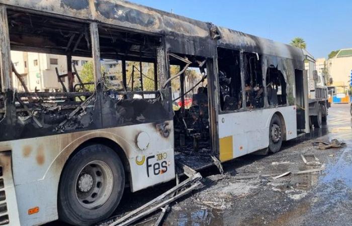 Encore un bus qui prend feu à quelques mètres du Palais Royal