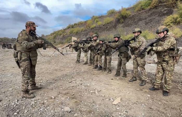 comment des combattants étrangers viennent grossir les rangs de l’armée russe, parfois malgré eux