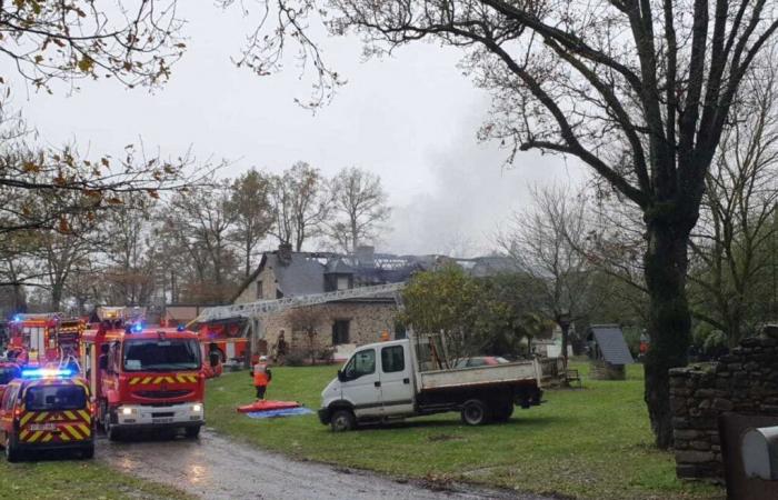 un atelier détruit, le feu se propage à une maison