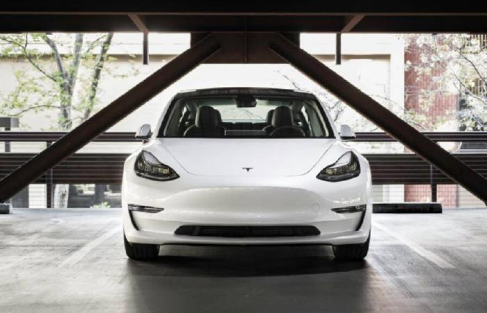 La Tesla Model 3 remporte le trophée de la voiture électrique la moins fiable pour la deuxième année consécutive