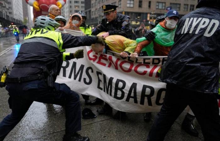 Macy’s Thanksgiving Day Parade ’24 : les manifestations mènent à des arrestations