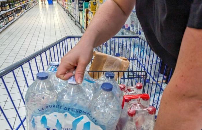 le prix de l’eau en bouteille va exploser dans les supermarchés