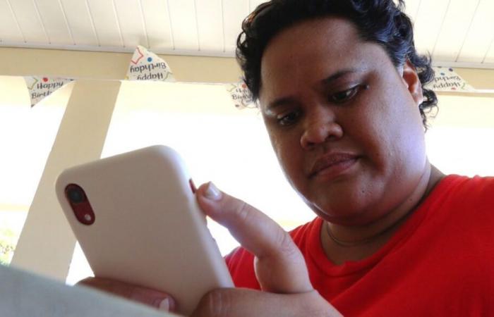 Quand les réseaux sociaux mènent à la dépression, le témoignage d’une influenceuse • TNTV Tahiti Nui Télévision