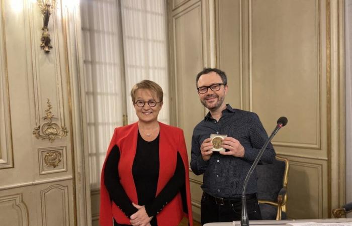 à Rennes, Riad Sattouf décoré d’une médaille de la Ville