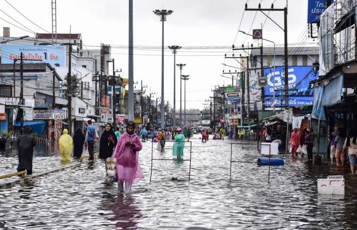 Un mort et des milliers de déplacés suite aux inondations en Thaïlande