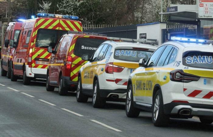 Proche de Lyon. Un enfant entre la vie et la mort après avoir été heurté par une voiture