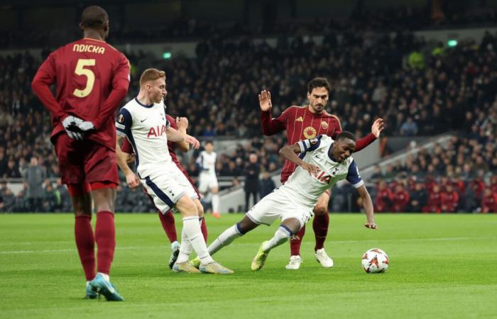 Le désastre de Hummels se poursuit pour la Roma avec un penalty cauchemardesque à Tottenham à la 4e minute