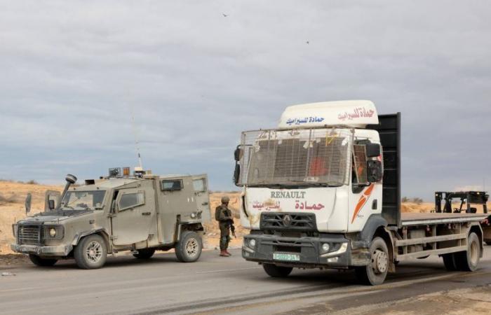 L’armée israélienne, accusée d’obstruction, montre des expéditions d’aide destinées à Gaza