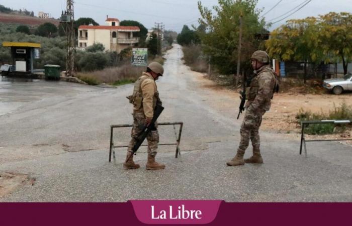 l’armée libanaise déploie des troupes et des véhicules blindés dans le sud, après le cessez-le-feu entre Israël et le Hezbollah