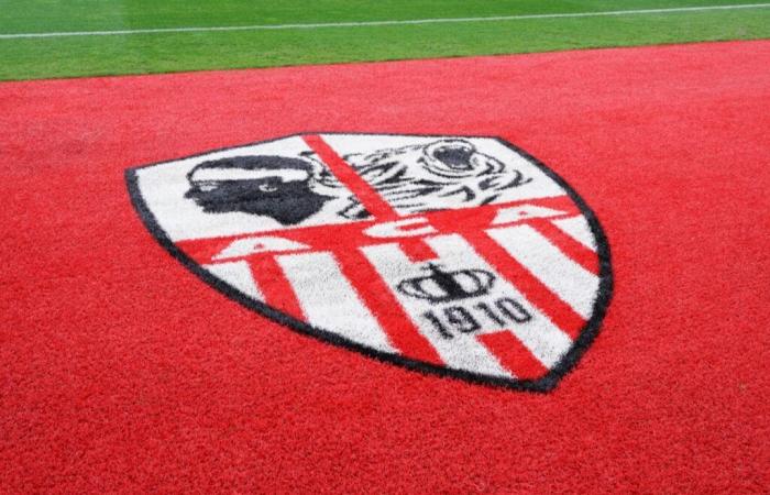 Ligue 2 – L’AC Ajaccio dévoile un nouveau maillot