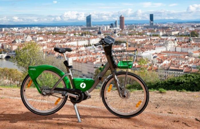 le nouveau Vélo’v électrique (vert) sera déployé en une seule nuit