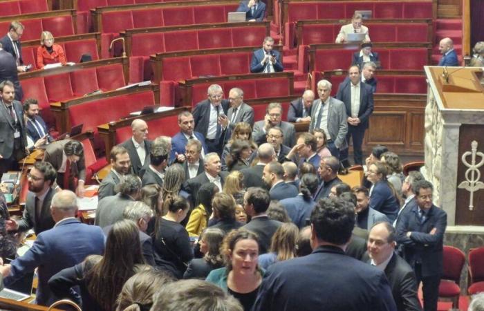 tension extrême à l’Assemblée, altercation physique évitée de peu