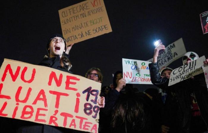 La Cour constitutionnelle roumaine ordonne le recomptage du premier tour de l’élection présidentielle