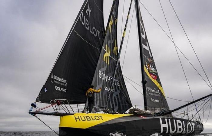 Roura n’est pas vraiment seul sur son bateau