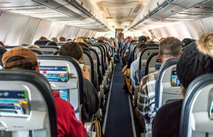 une centaine de lycéens d’Île-de-France bloqués pendant des heures dans un avion