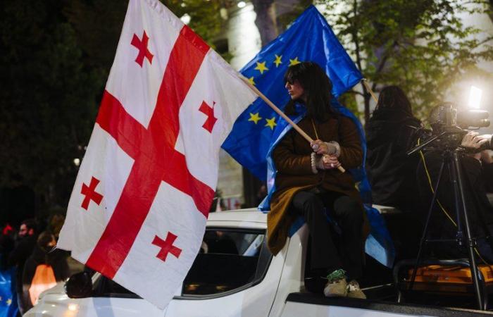 en Géorgie, des milliers de manifestants pro-Union européenne descendent dans la rue