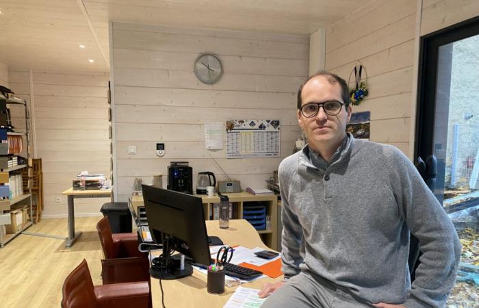 la petite maison en bois a le vent en poupe