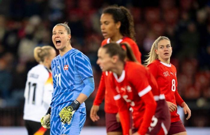 Record de fréquentation: la Suisse perd 0:6 contre l’Allemagne