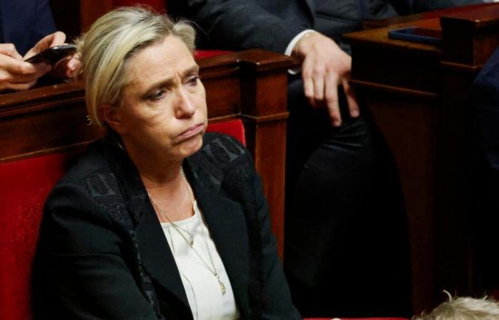 Marine Le Pen juge que les concessions de Michel Barnier « aggravent un déficit déjà abyssal »