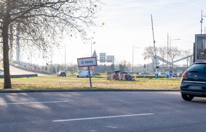 L’IMAGE. Pourquoi une pancarte du Havre a été installée à l’entrée de Rouen