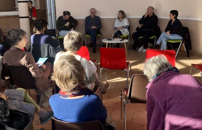 Flourens. Il y avait foule autour du livre