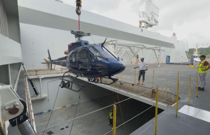 le navire Canopée rentre à Kourou avec des éléments du lanceur et un hélicoptère à son bord