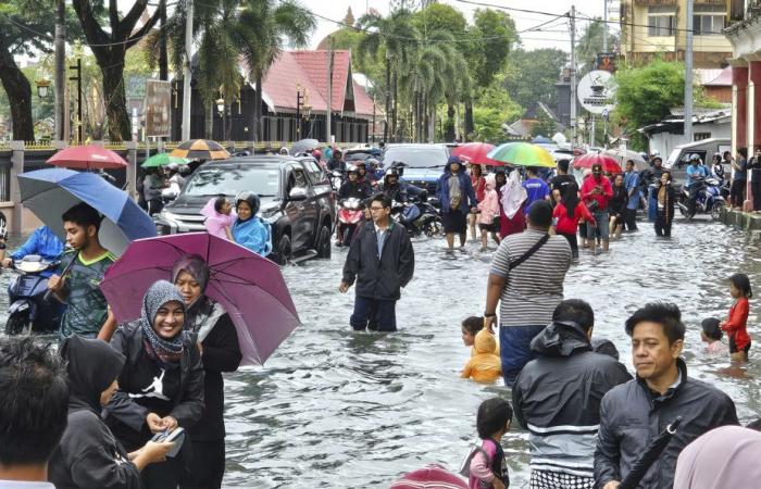 Déjà trois morts et 84 000 déplacés avant les inondations de la décennie