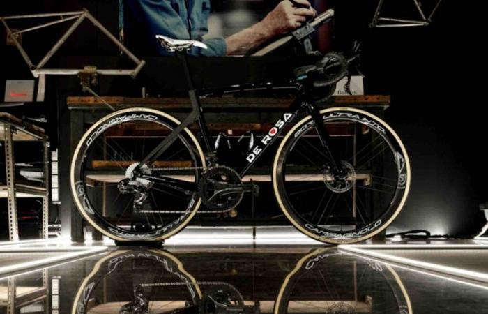 Présentation du vélo 2025 (De Rosa Settanta SuperBlack)