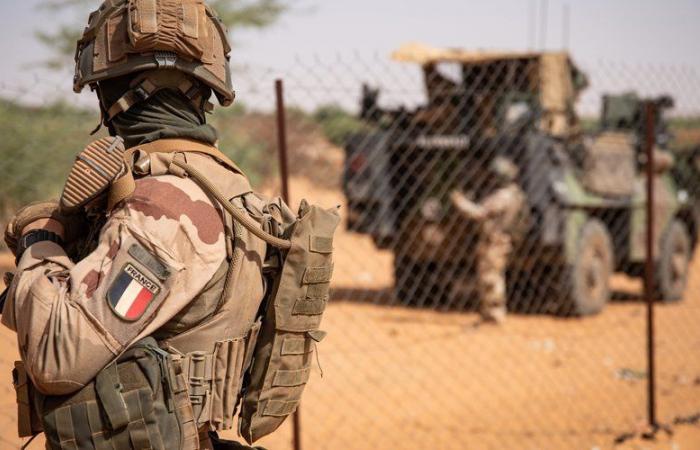 Le Tchad rompt ses liens militaires avec la France, quelques heures après la visite du ministre français des Affaires étrangères