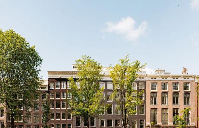 Un appartement rénové de 155 m2 dans un bâtiment historique à Amsterdam