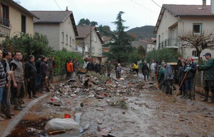 Au lendemain de la crue des Sorgues en 2014, mobilisation citoyenne pour venir en aide aux sinistrés de Saint-Affrique