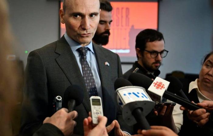 Le ministre Jean-Yves Duclos dit avoir fini de « se chamailler » avec la ministre Geneviève Guilbault sur le pont de Québec