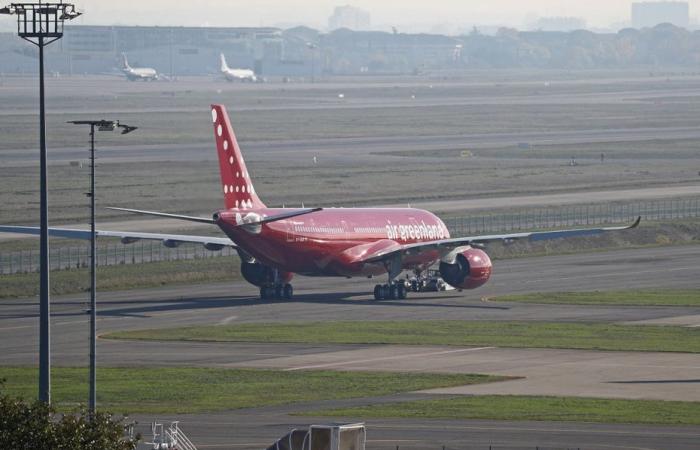 Un Airbus A330 ouvre une nouvelle route aérienne pour le tourisme au Groenland malgré les conséquences du réchauffement climatique