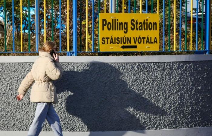 Les Irlandais votent lors d’élections législatives serrées