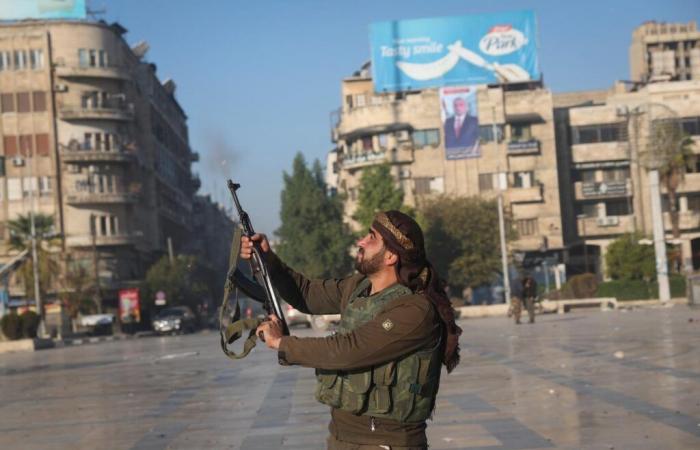 l’armée russe bombarde Alep pour ralentir l’avancée des groupes rebelles, selon l’OSDH