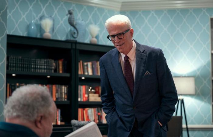 Dans « Old-School Spy » sur Netflix, Ted Danson, 76 ans, s’infiltre dans la maison de retraite