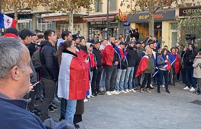 les deux rassemblements à Romans-sur-Isère se sont déroulés dans le calme