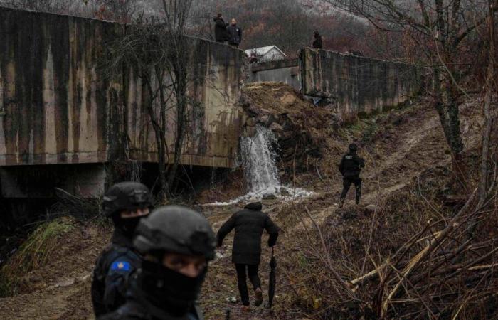 Plusieurs arrestations après l’attaque d’un canal clé au Kosovo, sur fond de tensions avec la Serbie