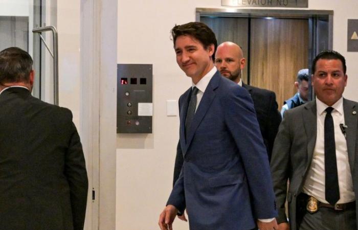 Préoccupé par les droits de douane, Trudeau rencontre Trump en Floride