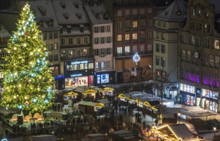 Vin chaud, bretzel et magie… Le marché de Noël de Strasbourg bat (déjà) son plein