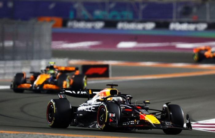 Verstappen remporte une victoire confortable après le penalty de Norris