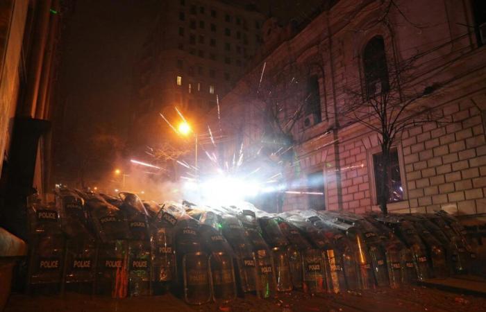 En Géorgie, quatrième nuit de manifestations pro-Union européenne, le chef du gouvernement exclut l’organisation de nouvelles élections législatives