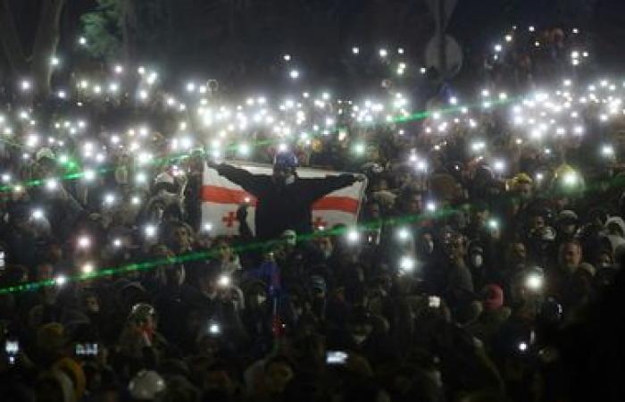 des milliers de manifestants pro-Union européenne dans les rues pour la quatrième nuit consécutive