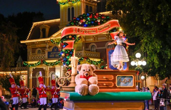 Comment regarder « Wonderful World of Disney : Holiday Spectacular » en ligne