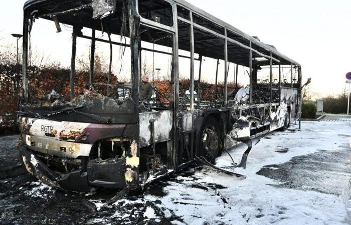 Un bus scolaire prend feu à Schifflange