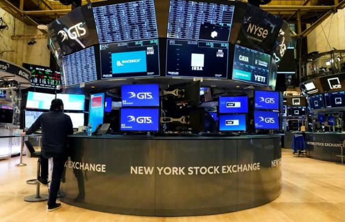 Wall Street divisé mais reste attiré par les sommets