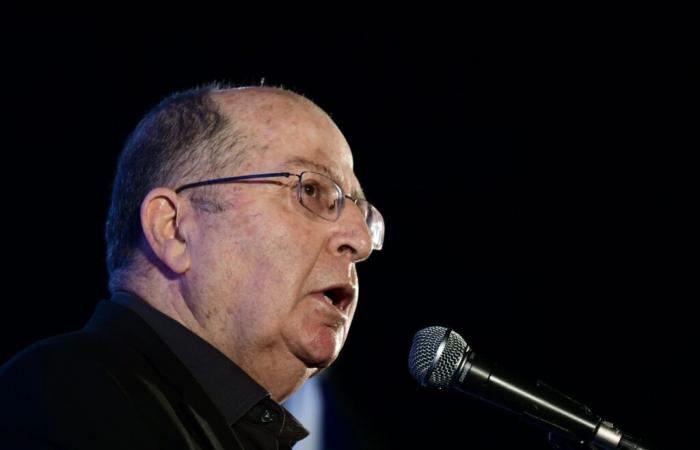 Un père endeuillé porte plainte contre Moshe Yaalon pour « mise en danger de la sécurité de l’État »